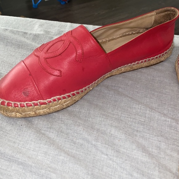 Red Chanel espadrilles - Picture 2 of 5